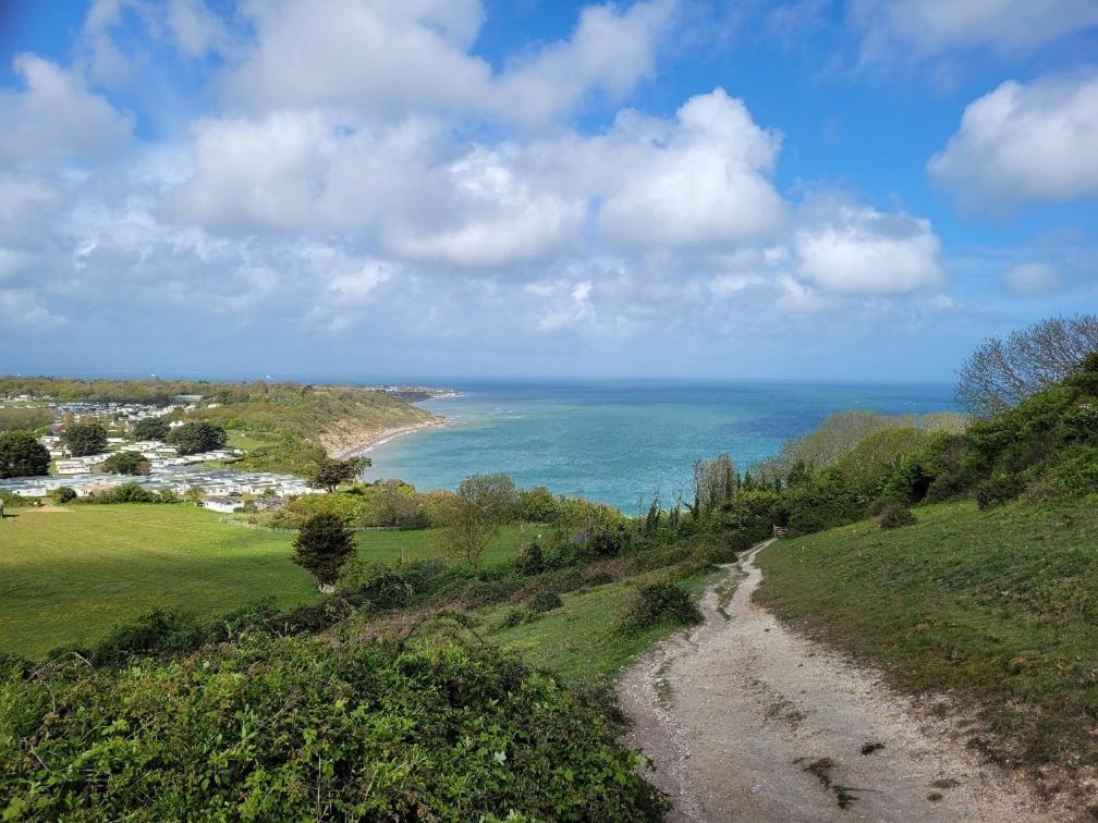 فندق "Trinity" At Whitecliff Bay Isle Of Wight- Yarborough View 4 بيمبريدج المظهر الخارجي الصورة